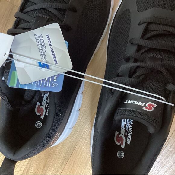 Sketchers 11.5 Sneakers - Picture 3 of 5